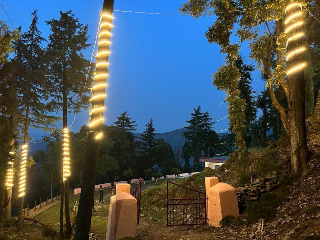 The Deodar Inn Pauri Dış mekan fotoğraf