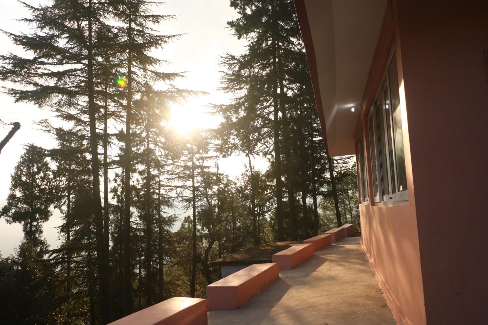The Deodar Inn Pauri Dış mekan fotoğraf